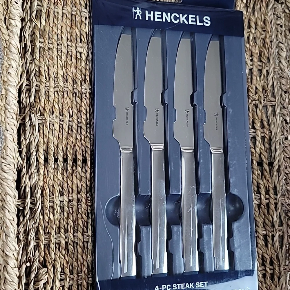 Henckels steak knife 4 piece set nwt new with tags